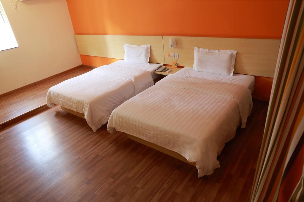 7Days Inn Lanzhou Yongchang Road Room photo
