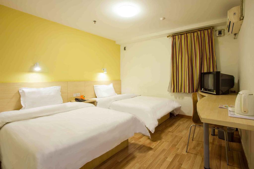 7Days Inn Lanzhou Yongchang Road Room photo