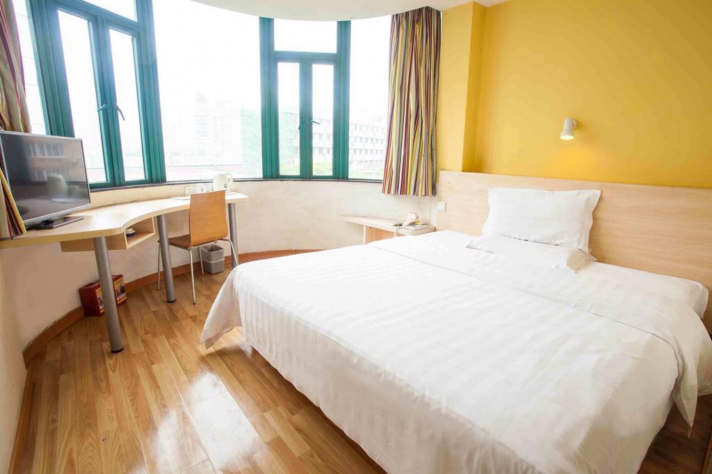 7Days Inn Lanzhou Yongchang Road Room photo